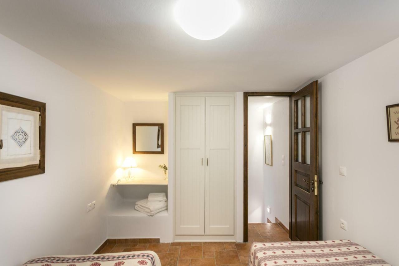 Traditional Inn Pirethron Aperathos Exterior photo